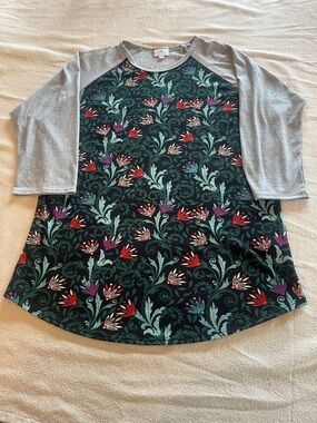 LuLaRoe Women’s Baseball T-shirt Gray 3/4 Sleeves Green Floral Pattern Size XL